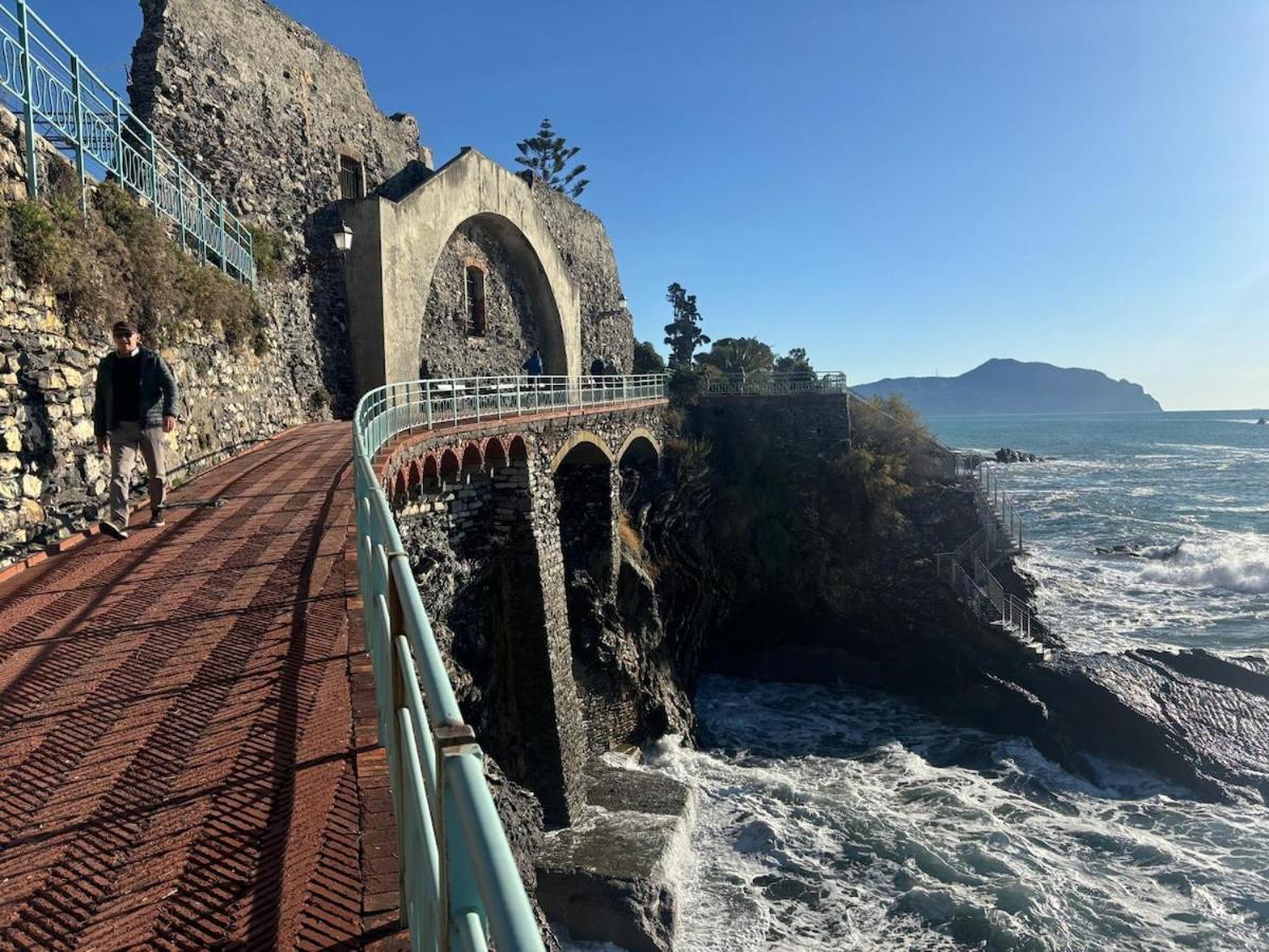 Finestra Sul Mare - A Window On The Sea - Nervi - * Genova